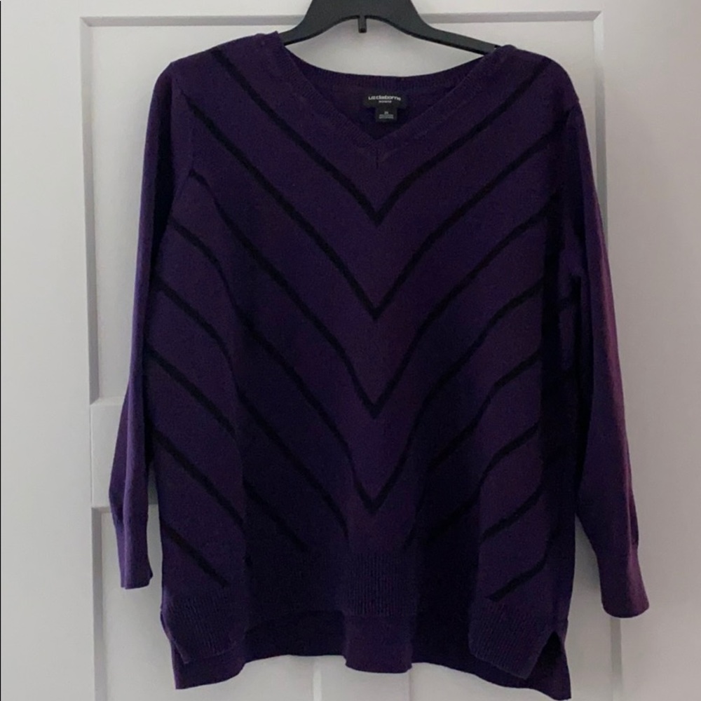 Long sleeved sweater